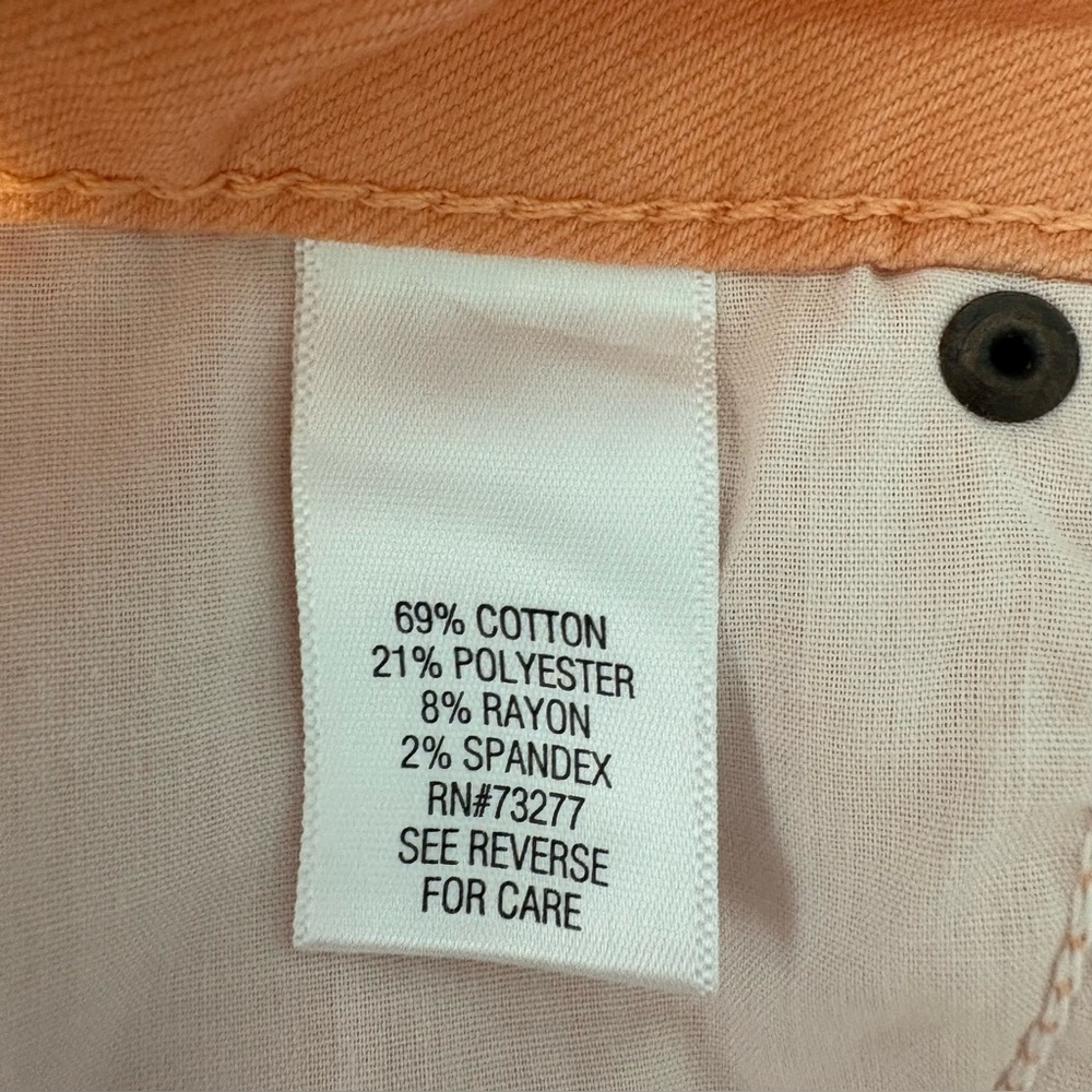 NWT Women’s Croft & Barrow Jean Capris Peach Color Size 12 Slimming - Picture 6 of 6